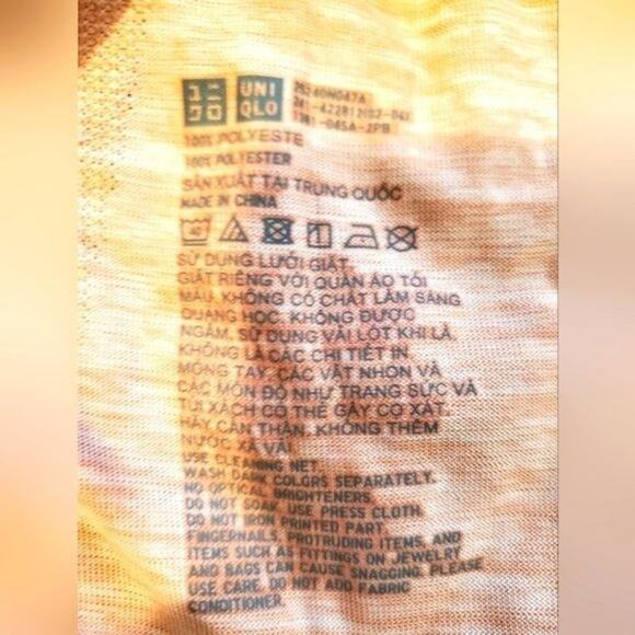 EUC Uniqlo Sport wear red white tie-dye short sleeve t-shirt size M - Picture 8 of 8